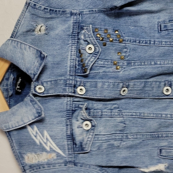 ART CLASS Graphic Studed Denim Jean Jacket M - Picture 2 of 14